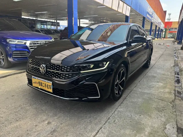 Volkswagen Passat — Фото автомобиля 2