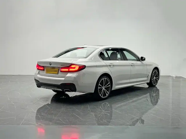BMW 5 Series — Фото автомобиля 6