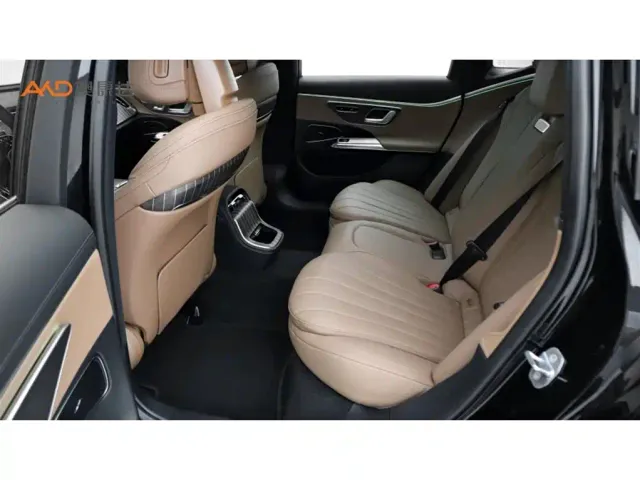 Mercedes-Benz E-Class — Фото автомобиля 7
