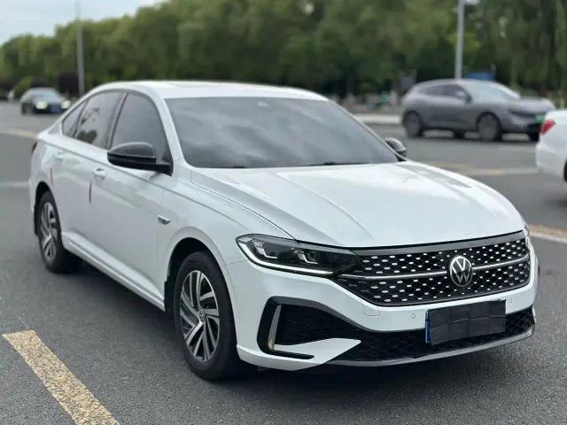 Volkswagen Lavida — Фото автомобиля 3