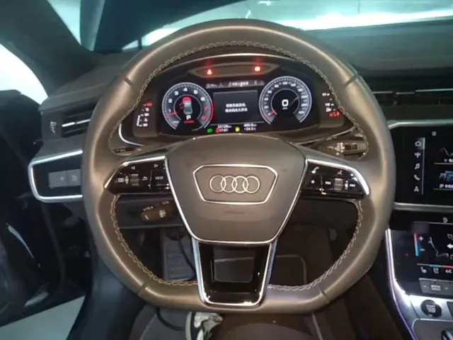 Audi A7L — Фото автомобиля 10
