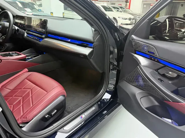 BMW 5 Series — Фото автомобиля 20