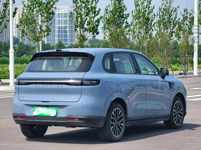 Leapmotor B10 — Фото автомобиля 5