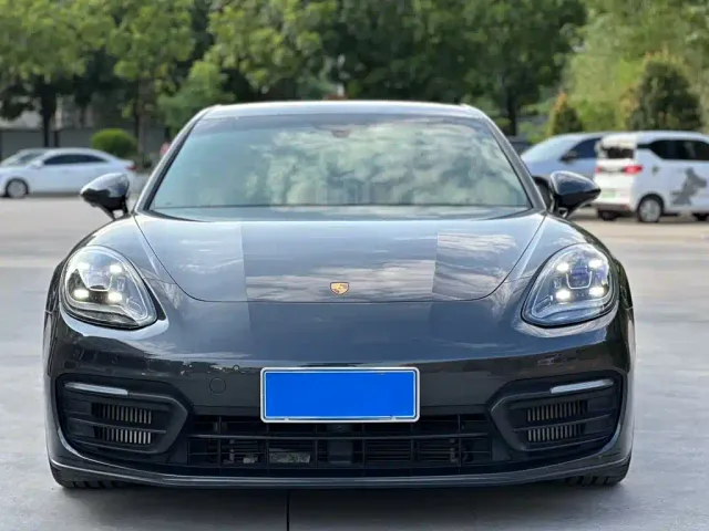 Porsche Panamera — Фото автомобиля 2