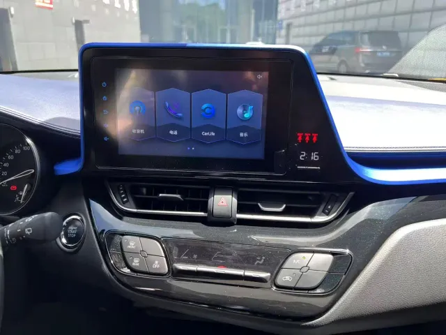 Toyota C-HR — Фото автомобиля 15