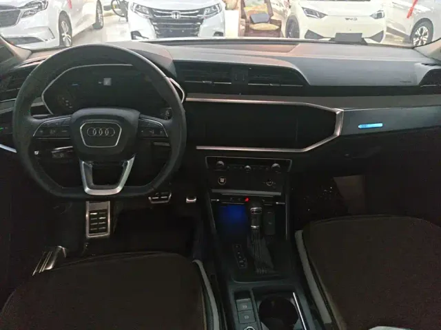 Audi Q3 — Фото автомобиля 9