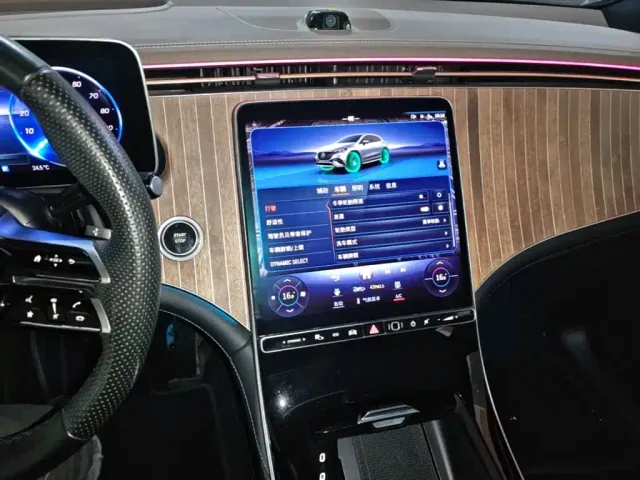 Mercedes-Benz EQE SUV — Фото автомобиля 17