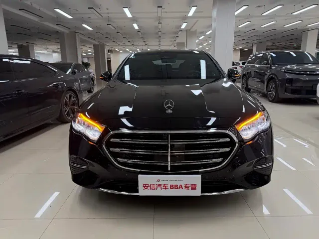 Mercedes-Benz E-Class — Фото автомобиля 2