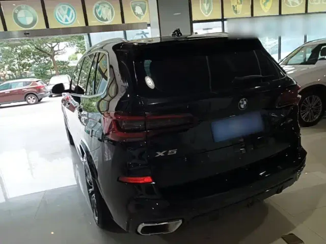 BMW X5 — Фото автомобиля 4