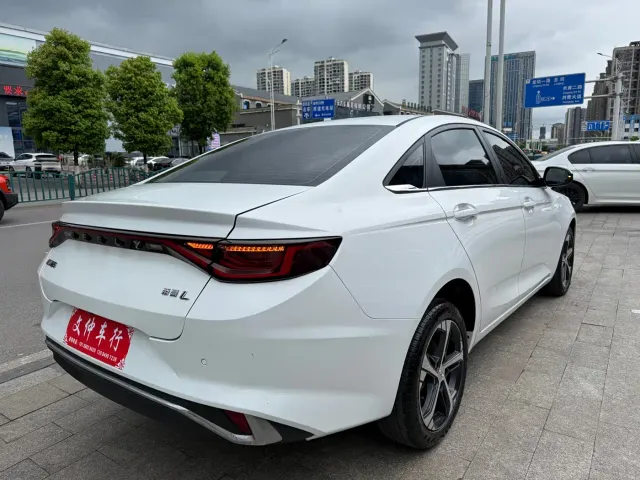 Geely Emgrand L — Фото автомобиля 4