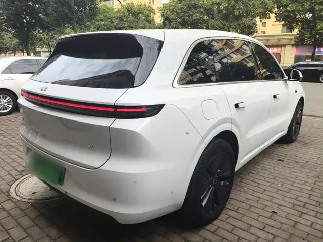 Li Auto L6 — Фото автомобиля 6