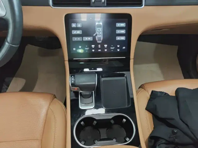Li Auto ONE — Фото автомобиля 13