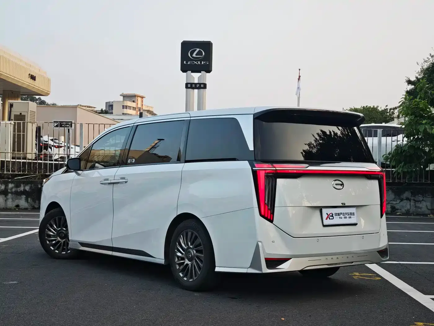 GAC Trumpchi Trumpchi M8 2023 Model Master Series 400T Ultimate Edition — Фото автомобиля 9
