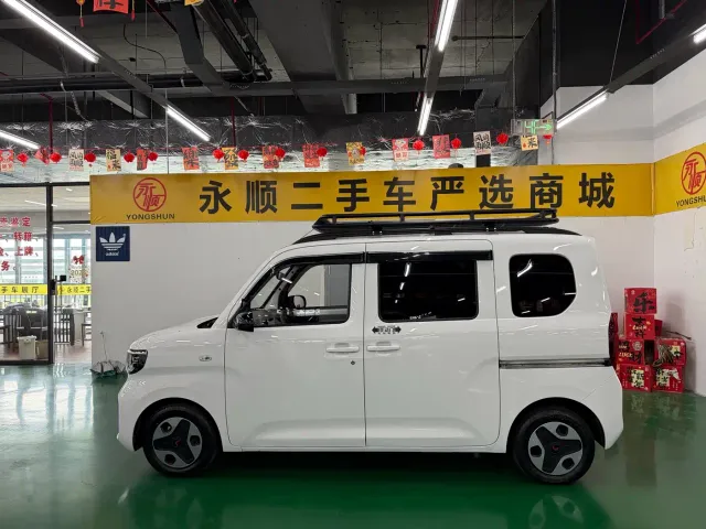 Wuling Zhiguang NEV — Фото автомобиля 10