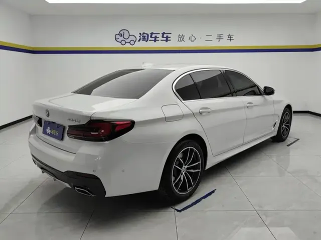 BMW BMW 5 Series 2022 Model Second Facelift 525Li M Sport Package — Фото автомобиля 3
