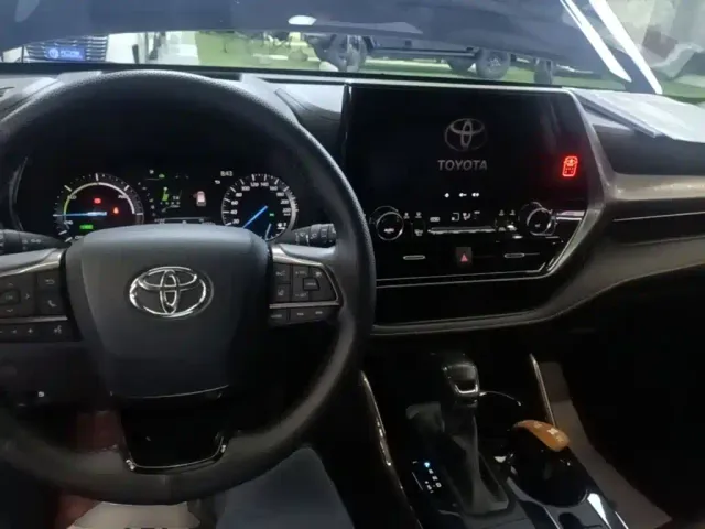 Toyota Highlander — Фото автомобиля 9