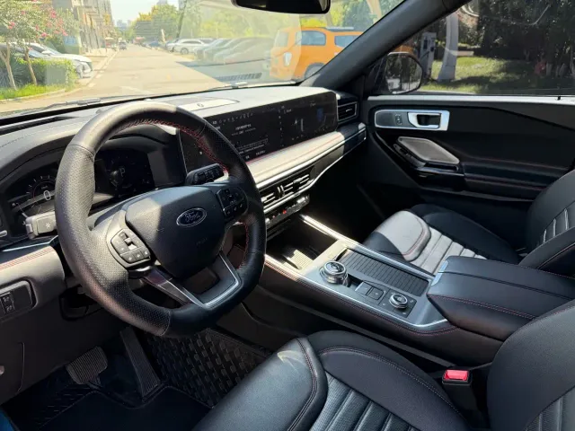 Ford Explorer — Фото автомобиля 13