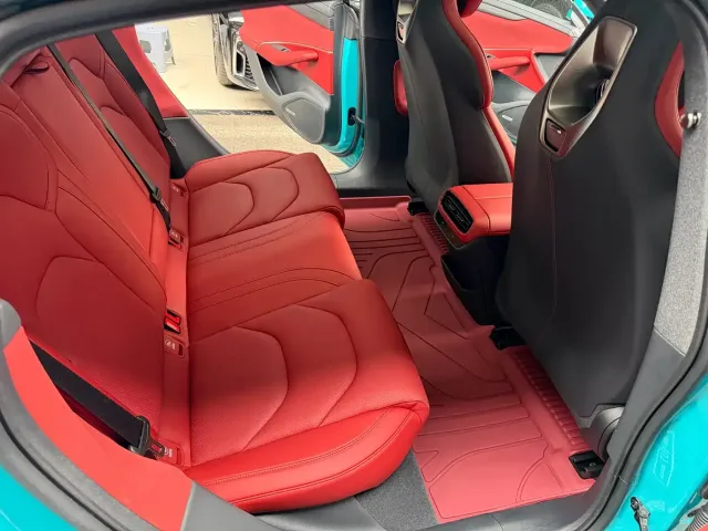 Xiaomi SU7 — Фото автомобиля 23