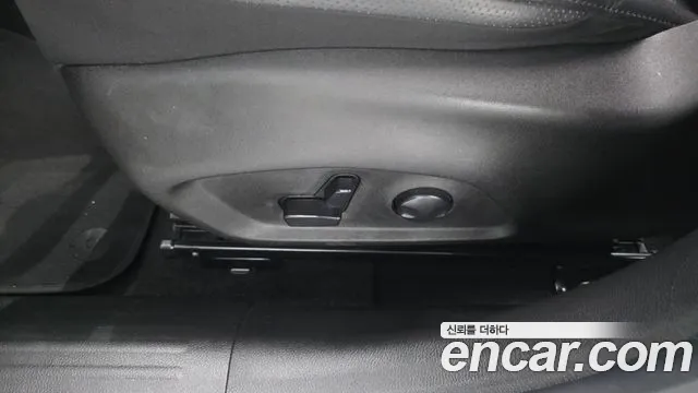 Jeep Renegade — Фото автомобиля 28