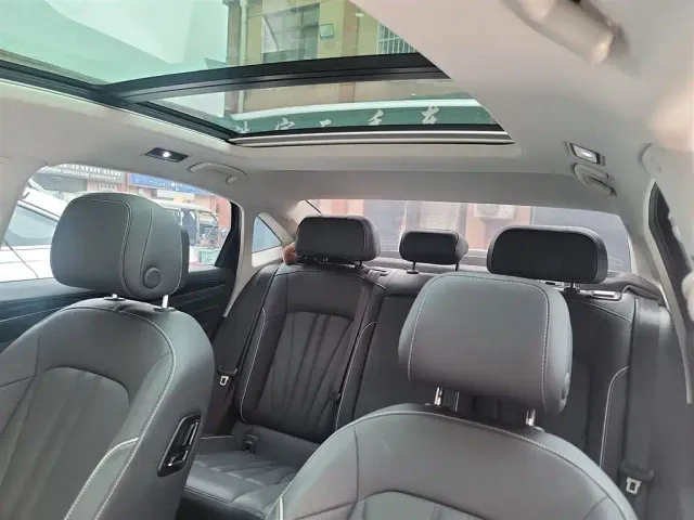 Volkswagen Passat — Фото автомобиля 17