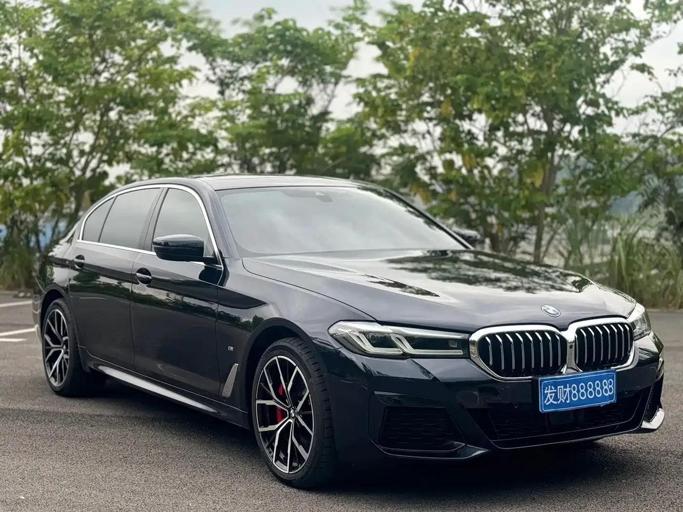 BMW BMW 5 Series 2022 Model Third Facelift 530Li Premium M Sport Package — Фото автомобиля 3