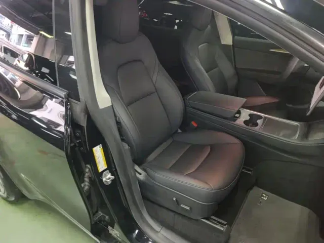 Tesla Model Y — Фото автомобиля 24