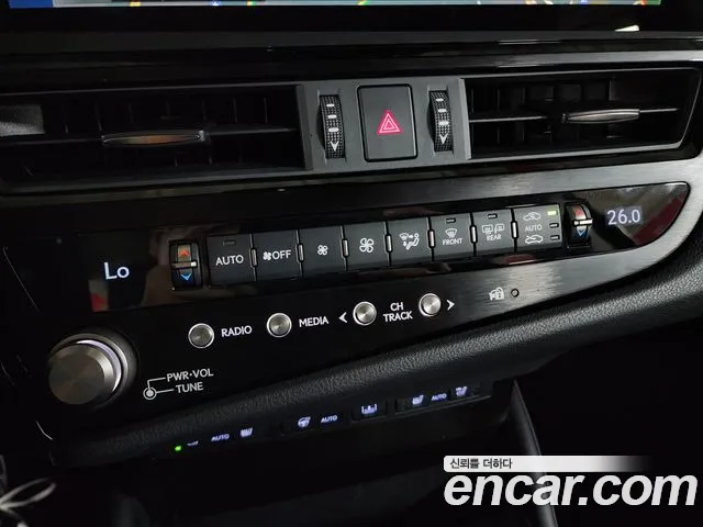 Lexus ES — Фото автомобиля 15