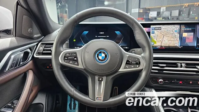 BMW i4 — Фото автомобиля 13