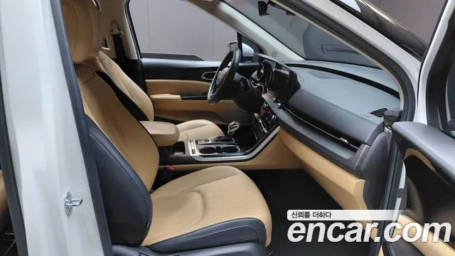 Kia Carnival Generation 4 — Фото автомобиля 16