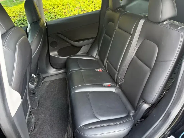 Tesla Model Y — Фото автомобиля 9