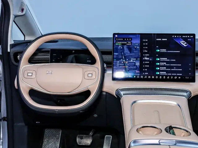 Xpeng X9 — Фото автомобиля 28