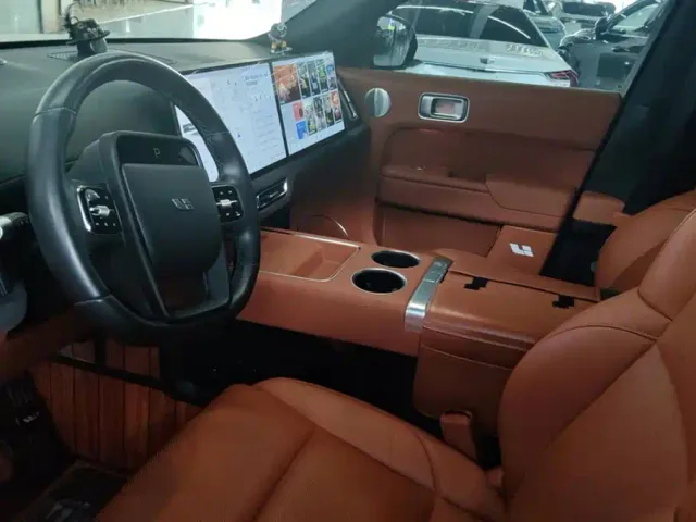 Li Auto L9 — Фото автомобиля 12