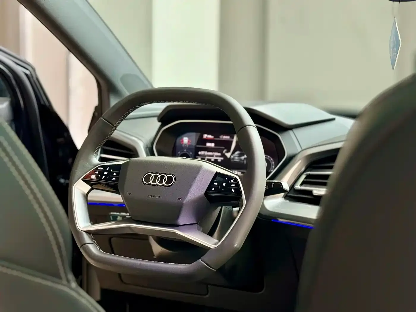 Audi Audi Q4 e-tron 2024 40 e-tron Pioneer Edition — Фото автомобиля 8