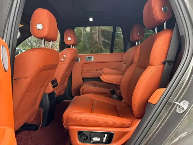 Li Auto L8 — Фото автомобиля 9