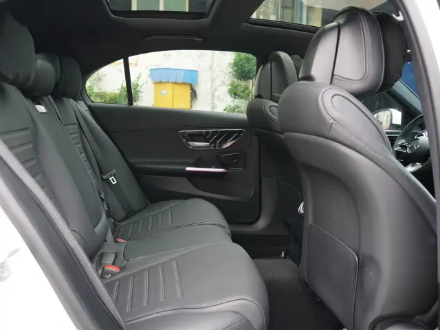 Mercedes-Benz C-Class — Фото автомобиля 16