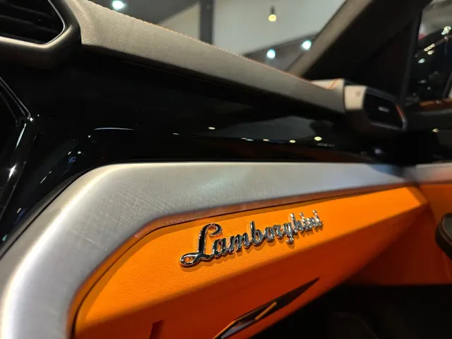 Lamborghini Urus — Фото автомобиля 15