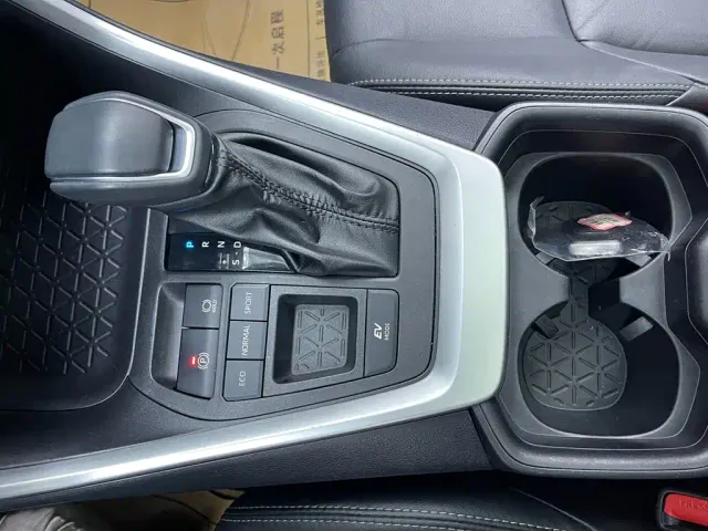 Toyota Wildlander — Фото автомобиля 28