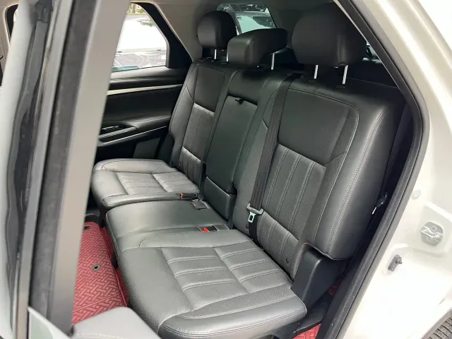 Changan CS95 — Фото автомобиля 10