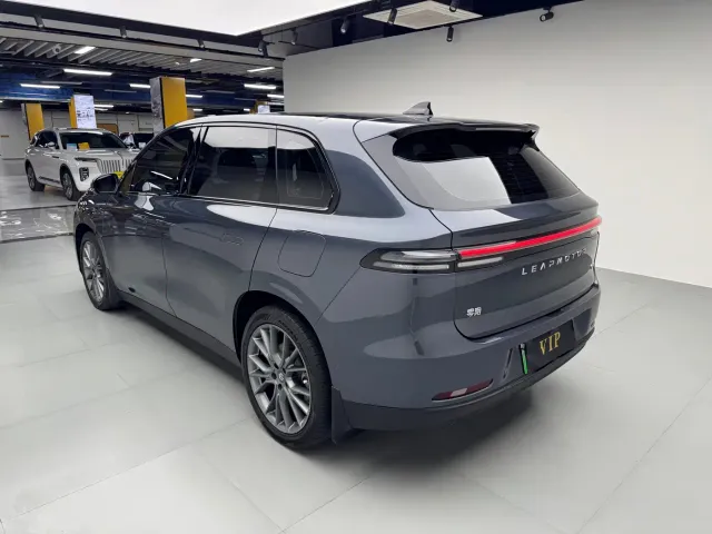 Leapmotor C10 — Фото автомобиля 12