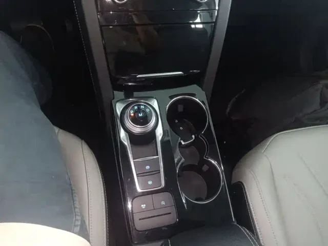 Ford Escape — Фото автомобиля 13