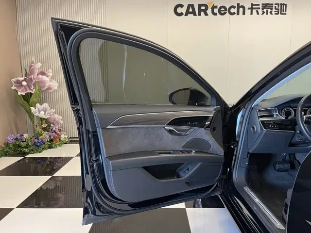 Audi A8 — Фото автомобиля 16