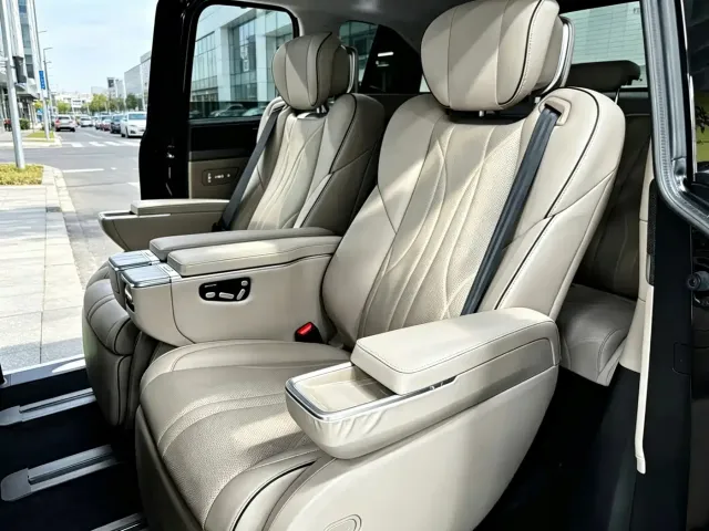 Xpeng X9 — Фото автомобиля 4
