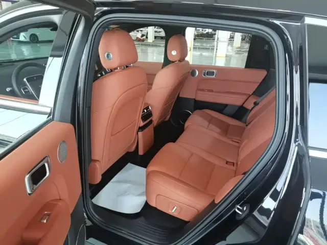 Li Auto L6 — Фото автомобиля 16