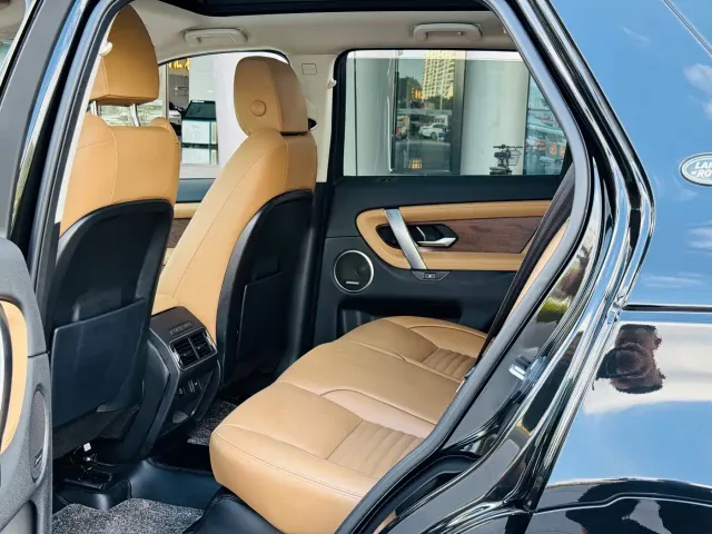 Land Rover Discovery Sport — Фото автомобиля 11