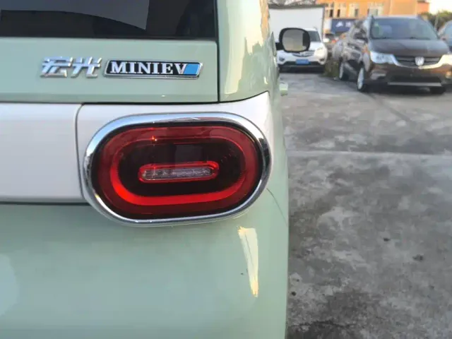 Wuling Hongguang Mini EV — Фото автомобиля 7