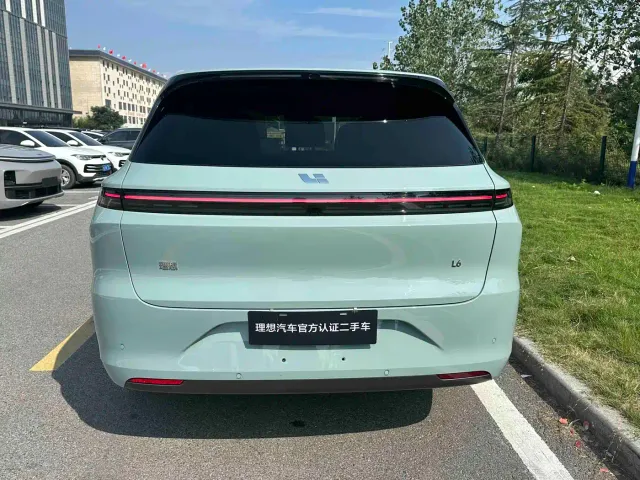 Li Auto L6 — Фото автомобиля 9