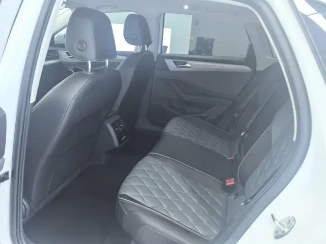 Volkswagen Sagitar — Фото автомобиля 11