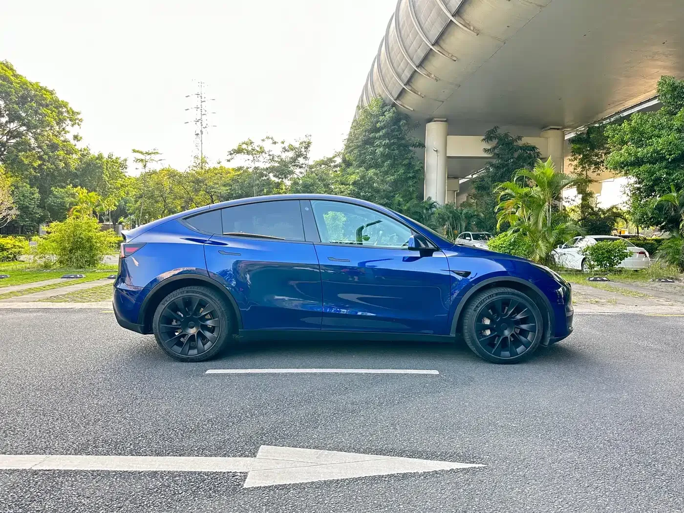 Tesla Model Y 2022 Facelift Long Range All-Wheel Drive Version — Фото автомобиля 7