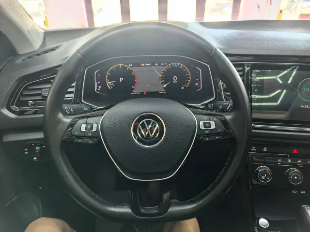 Volkswagen T-Roc — Фото автомобиля 20