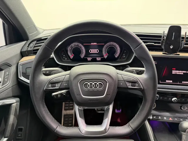 Audi Q3 — Фото автомобиля 4